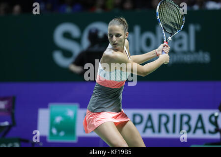 Singapore. 24th Oct, 2017. Czech tennis player Karolina Pliskova is in action during her second round robin match of the WTA Finals vs Spanish tennis player Garbine Muguruza on Oct 24, 2017 in Singapore, Singapore Credit: YAN LERVAL/AFLO/Alamy Live News Stock Photo