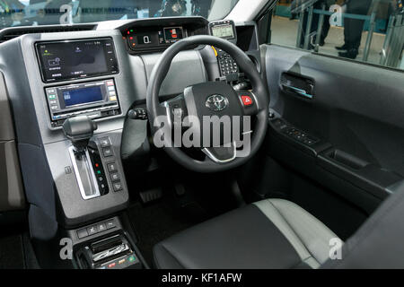 Tokyo, Japan. 25th Oct, 2017. The interior of the Toyota JPN Taxi vehicle on display during the 45th Tokyo Motor Show 2017 in Tokyo Big Sight on October 25, 2017, Tokyo, Japan. Tokyo Motor Show 2017 will showcase new mobility solutions from over 153 Japanese and overseas automakers. The exhibition is open to the public from October 26 to November 5. Credit: Rodrigo Reyes Marin/AFLO/Alamy Live News Stock Photo