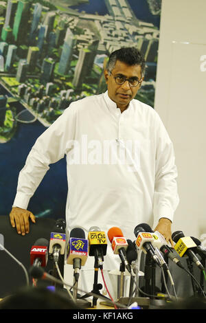 Colombo, Sri Lanka. 25th Oct, 2017. Sri Lanka Megapolis and Western development Minister Patali Champika Ranawaka attends a Press conference at Colombo port city office. Credit: Vimukthi Embuldeniya/Alamy Live News Stock Photo