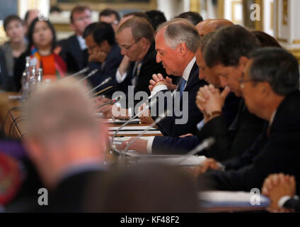 Unilever CEO Paul Polman (centre), speaks as he attends a meeting with the Prince of Wales on deforestation at Lancaster House in London. Stock Photo