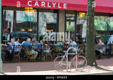 Shirlington Village, Arlington, Virginia.  Outdoor Dining at a Restaurant on Campbell Avenue, Center of the District, on a Spring Day. Stock Photo