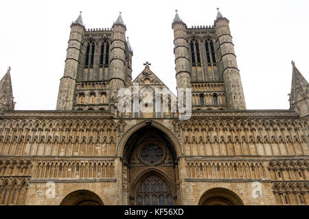 Englands East Midlands Lincolnshire, Medieval Lincoln Cathedral and Gothic Exterior, Religious Practice, City of Lincoln, Historic Site, Worship Stock Photo