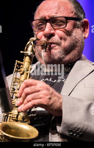 Gilad Atzmon solo's on alto saxophone with The Lowest Common Denominator, Scarborough Jazz festival, 2017 Stock Photo