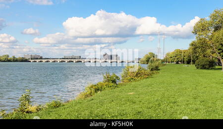 Detroit, MI, USA - 2 October 2016: MacArthur Bridge viewed from Belle Isle. The MacArthur Bridge spans the Detroit River between Detroit, Michigan and Stock Photo