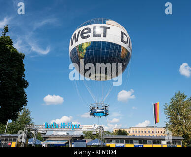Die Welt Berlin Hi-Flyer balloon rises over city Stock Photo