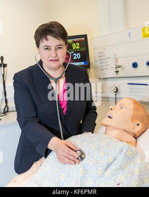 Edinburgh, UK. 25th Oct, 2017. Scottish Conservative leader Ruth Davidson and Health Spokesman Miles Briggs visit University of Edinburgh Medical School meet with students to discuss GP training and careers.   The visit is part of the Scottish Conservatives' Save Our Surgeries campaign, which is calling for better support for GP services. Credit: Rich Dyson/Alamy Live News Stock Photo
