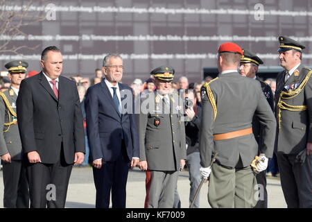 Vienna, Austria. 26 October 2017. Austrian National Day 2017 in the presence of the Federal President and the Austrian Federal Government at Heroes Square in Vienna. Over 1000 recruits were engaged in the service in the army. In the picture  (from L to R) Federal Minister Peter Doskozil (SPÖ),  Federal President Alexander Van der Bellen and General Othmar Commenda. Credit: Franz Perc / Alamy Live News Stock Photo