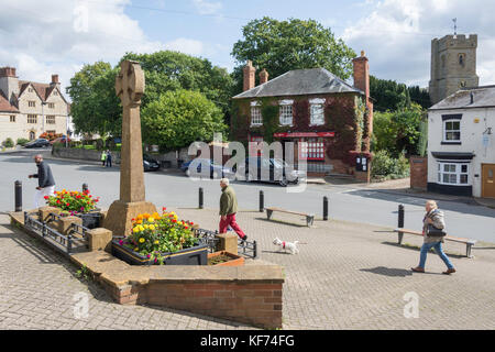 Market Square showing St Laurence Church, High Street, Bidford-on-Avon, Warwickshire, England, United Kingdom Stock Photo