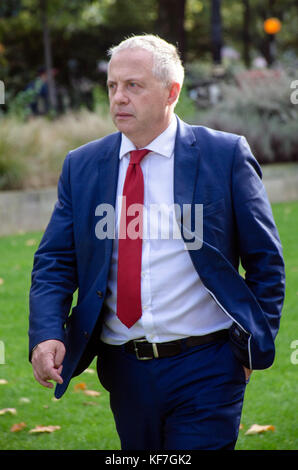 London, UK, 25/10/2017 John Mann Labour MP for Bassetlaw outside the Houses of Parliament. Stock Photo