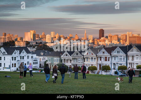 USA, California, San Francisco, NOPA, View of the city of San Francisco and the painted ladies from Alamo Park Stock Photo