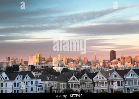 USA, California, San Francisco, NOPA, View of the city of San Francisco and the painted ladies from Alamo Park Stock Photo