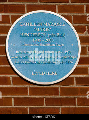 Blue plaque commemorating Kathleen Marjorie 'Marje' Henderson (nee Bell) at 103 high Street, Portsmouth, Hampshire, England, UK Stock Photo