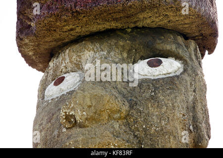 EASTER ISLAND, CHILE, Isla de Pascua, Rapa Nui, Ahu Ko Te statue with restored eyes, which is located on the Tahai Ceremonial Complex Stock Photo