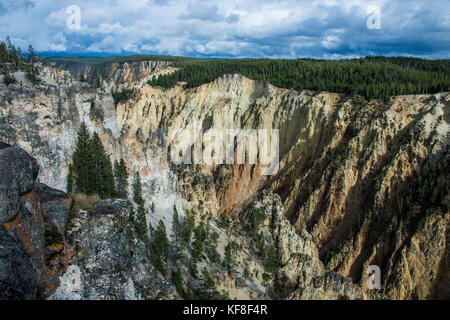 The colourful Grand canyon of the Yellowstone, Yellowstone National Park, Wyoming, USA Stock Photo