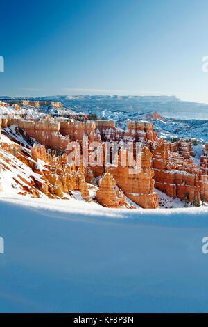 USA, Utah, Bryce Canyon City, Bryce Canyon National Park, sweeping view of the Bryce Amphitheater and Hoodoos from Sunset Point Stock Photo