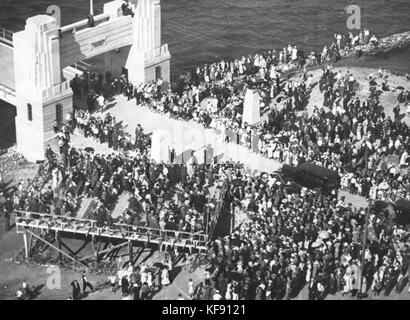 Hornibrook Highway bridge opening 1935 2 Stock Photo