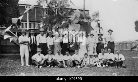1 118040 Group of people enjoying the holidays at Cribb Island, Christmas 1931 Stock Photo