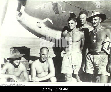 76 Squadron RAAF ground crew AWM 044662 Stock Photo