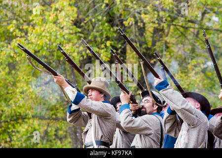 Arkansas, AR, USA, Old Washington State Park, Civil War Weekend. Confederate soldiers at battle Stock Photo