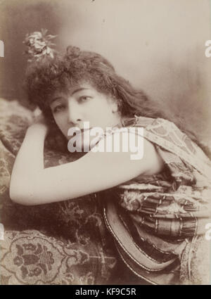 Sarah Bernhardt as Cleopatra Stock Photo