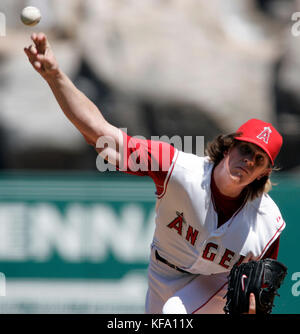 Los Angeles Angels' Jered Weaver pitches against the Toronto Blue Jays during the first inning of a baseball game in Anaheim, Calif., on Sunday, Sept. 10, 2006. Photo by Francis Specker Stock Photo