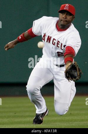 Los Angeles Angels center fielder Mike Trout (27) during an MLB ...