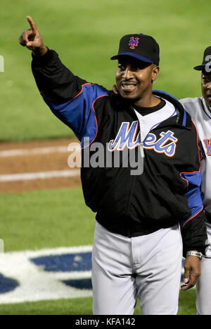 New York Mets manager Willie Randolph celebrates the Mets' 9-5 victory over the Los Angeles Dodgers in game 3 of the NLDS baseball series  in Los Angeles on Saturday, October 7, 2006. Photo by Francis Specker Stock Photo