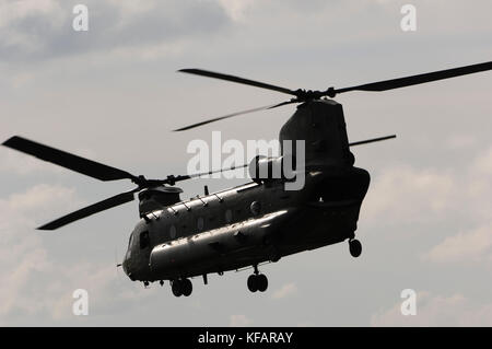 UK -Royal Airforce 18 / 27 Sqn Boeing Vertol Chinook HC-2 in the flying-display at RIAT 2007 Stock Photo