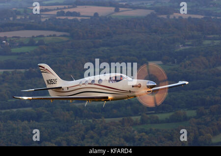 Farnborough F1 Kestrel prototype flying over trees Stock Photo