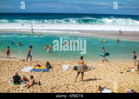 USA, Oahu, Hawaii, Pipeline surfing beach on the North Shore of Oahu Stock Photo
