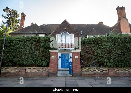 Ealing, west London, UK. 27th Oct, 2017. Marie Stopes clinic in Ealing. Credit: Guy Corbishley/Alamy Live News