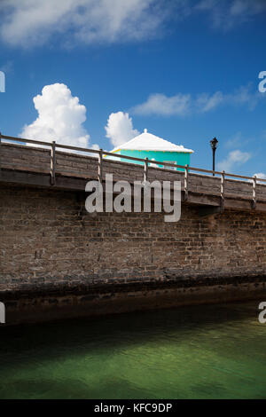 BERMUDA. Somerset Bridge. The world's smallest drawbridge connecting Somerset Island with the mainland. Stock Photo