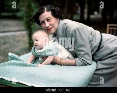 Princess Eugenie of Greece (1910-1989) and her son Prince Charles-Alexander of Tour and Taxis  1953  Taponier Photo Photo12.com - Coll. Taponier Stock Photo