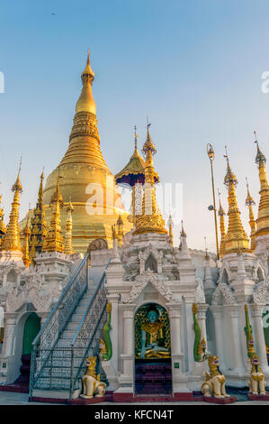 Myanmar (formerly Burma). Yangon. (Rangoon). The Shwedagon Pagoda Buddhist holy place is the first religious center of Burma Stock Photo