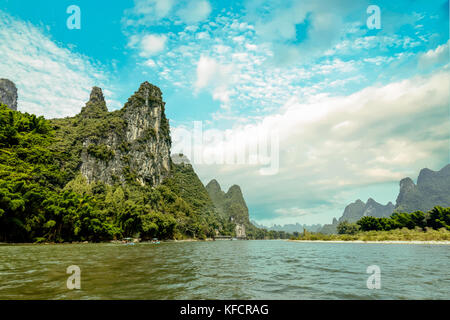 Stock Photo - Tourist cruise boats on the Li river near Yangshuo, Guilin, China Stock Photo