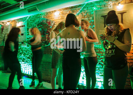 CANADA, Vancouver, British Columbia, club scene in Gastown Stock Photo -  Alamy