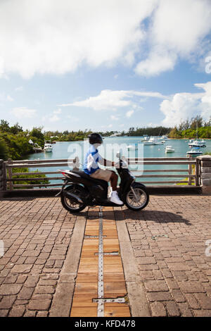 BERMUDA. Somerset Bridge. The world's smallest drawbridge connecting Somerset Island with the mainland. Stock Photo