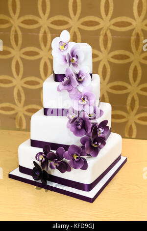 CALLA CASCADE | Wedding Cakes | 3D Cakes