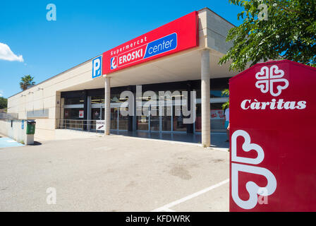 Eroski, a chain of Spanish supermarkets, has close to 1000 retail outlets across Spain and adjacent islands such as Mallorca. Stock Photo