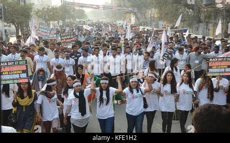 Lahore, Pakistan. 28th Oct, 2017. Pakistani students from different schools, colleges and universities gather during a protest 'Black Day' rally organised by Youth Forum for Kashmir. Kashmiris protesters are observing 'Black Day' to mark the occupation of Jammu and Kashmir by India. Kashmir is divided between India and Pakistan by a de facto border known as the line of control but it is claimed in full by both countries. Credit: Rana Sajid Hussain/Pacific Press/Alamy Live News Stock Photo