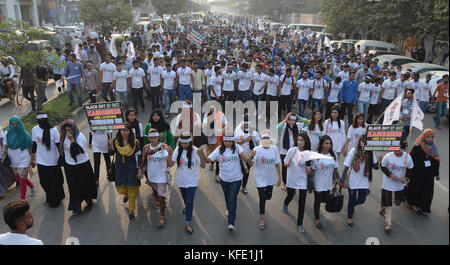 Lahore, Pakistan. 28th Oct, 2017. Pakistani students from different schools, colleges and universities gather during a protest 'Black Day' rally organised by Youth Forum for Kashmir. Kashmiris protesters are observing 'Black Day' to mark the occupation of Jammu and Kashmir by India. Kashmir is divided between India and Pakistan by a de facto border known as the line of control but it is claimed in full by both countries. Credit: Rana Sajid Hussain/Pacific Press/Alamy Live News Stock Photo