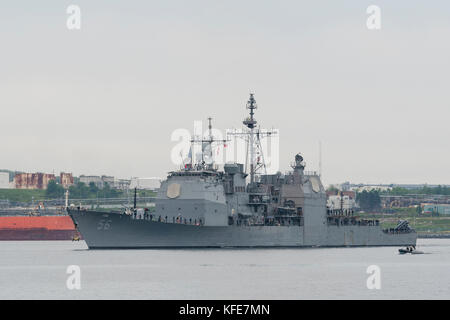 US Navy Aegis guided missile cruiser USS SAN JACINTO entering Halifax Harbour, Nova Scotia, Canada. Stock Photo