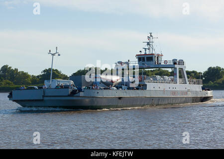 F/S Ernst Sturm, ferry crossing the Elbe river from Glückstadt in Schleswig-Holstein to Wischhafen in Lower Saxony Stock Photo