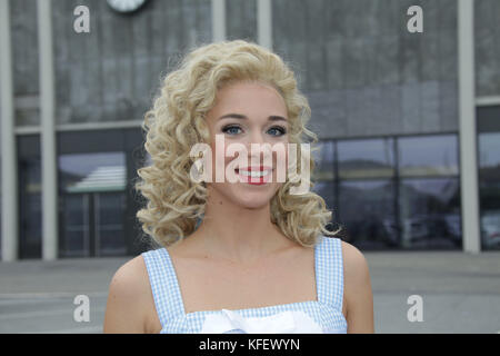 Photocall for musical 'Grease' at Mehr Theatre.  Featuring: Veronika Riefl (GREASE Hauptdarsteller) Where: Hamburg, Germany When: 26 Sep 2017 Credit: Becher/WENN.com