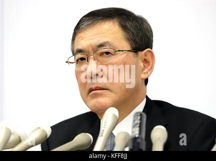 Tokyo, Japan. 27th Oct, 2017. Japanese automaker Subaru president Yasuyuki Yoshinaga speaks before press as the company has been carrying out flawed inspections of their vehicles at the Subaru headquarters in Tokyo on Friday, October 27, 2017. Credit: Yoshio Tsunoda/AFLO/Alamy Live News Stock Photo