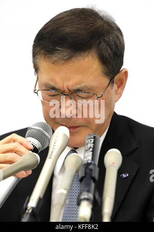 Tokyo, Japan. 27th Oct, 2017. Japanese automaker Subaru president Yasuyuki Yoshinaga speaks before press that the company has been carrying out flawed inspections of their vehicles at the Subaru headquarters in Tokyo on Friday, October 27, 2017. Credit: Yoshio Tsunoda/AFLO/Alamy Live News Stock Photo