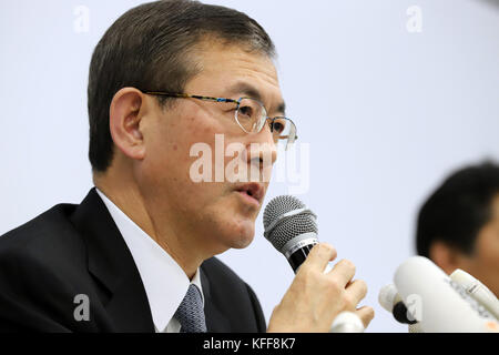 Tokyo, Japan. 27th Oct, 2017. Japanese automaker Subaru president Yasuyuki Yoshinaga speaks before press as the company has been carrying out flawed inspections of their vehicles at the Subaru headquarters in Tokyo on Friday, October 27, 2017. Credit: Yoshio Tsunoda/AFLO/Alamy Live News Stock Photo