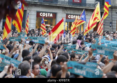 Barcelona, Spain. 27th Oct, 2017. Catalan republic proclamation, in Barcelona, on october 27, 2017. Credit: Gtres Información más Comuniación on line, S.L./Alamy Live News