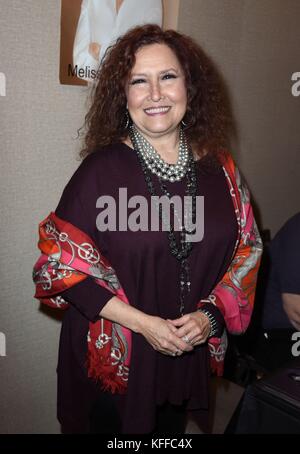 Parsippany, NJ, USA. 27th Oct, 2017. Melissa Manchester in attendance for Chiller Theatre Toy, Model and Film Expo, Hilton Parsippany, Parsippany, NJ October 27, 2017. Credit: Derek Storm/Everett Collection/Alamy Live News Stock Photo