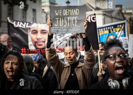 London, UK. 28th Oct, 2017. 19th Annual remembrance procession protest march by United Families and Friends Campaign (UFFC), a coalition of family and those affected by deaths in police, prison, immigration and psychiatric custody. Credit: Guy Corbishley/Alamy Live News Stock Photo